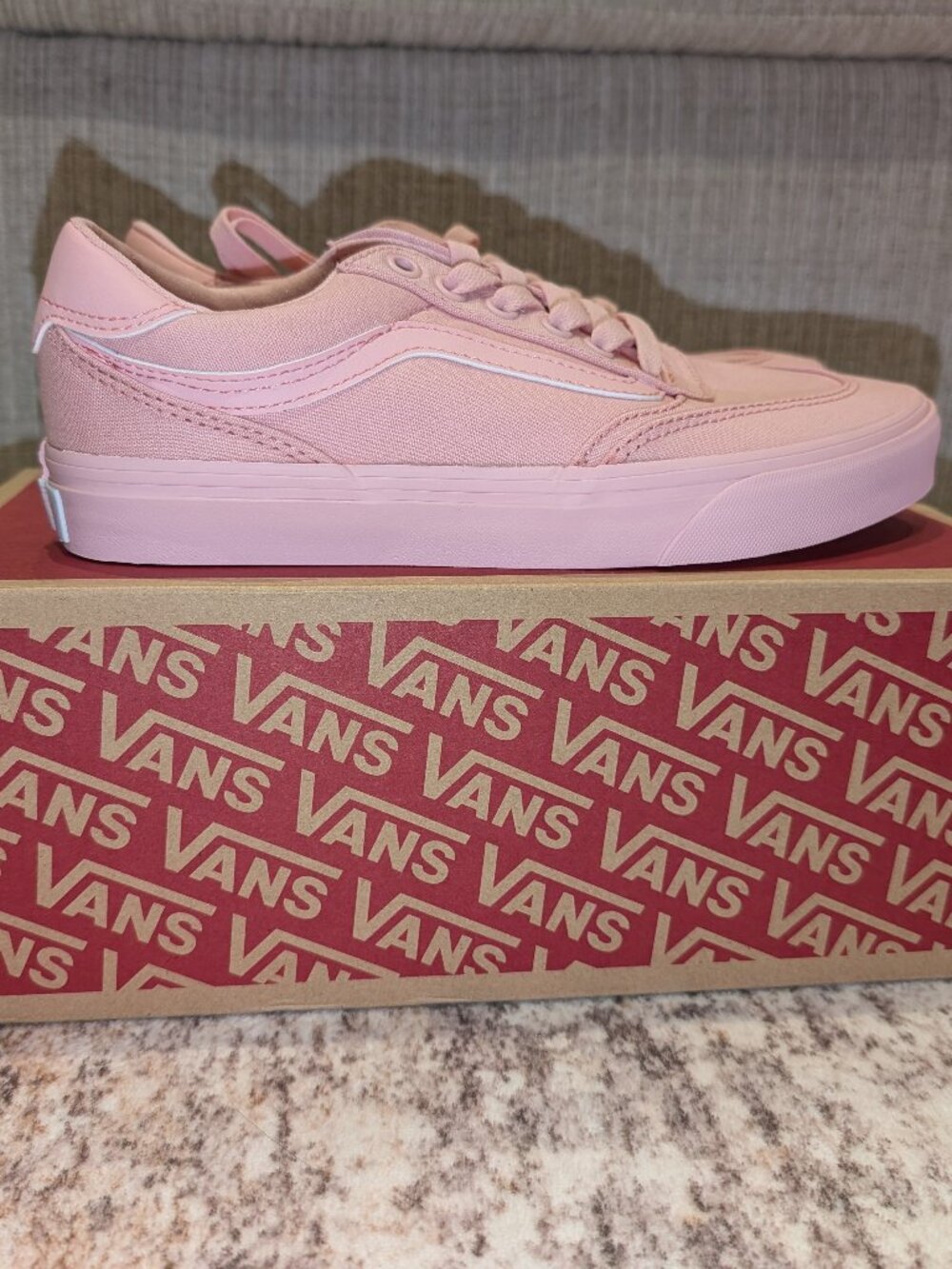 Size 6.5 Juniors / 8 Womens NWT Vans Brooklyn LS Coral Blush Pink Sneakers